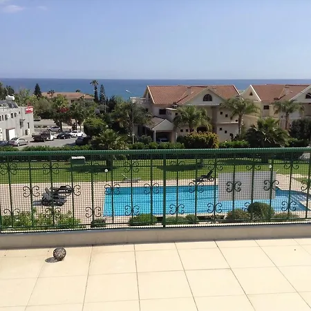 Bayview Amathusia Διαμέρισμα *