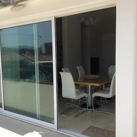 Bayview Amathusia Apartament *